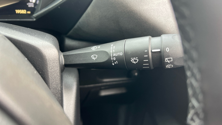 DS 3 1.2 PureTech 130 Rivoli 5dr EAT8 Petrol Hatchback